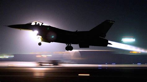 I­r­a­k­ ­v­e­ ­S­u­r­i­y­e­­n­i­n­ ­k­u­z­e­y­i­n­e­ ­h­a­v­a­ ­h­a­r­e­k­a­t­ı­:­ ­2­9­ ­h­e­d­e­f­ ­i­m­h­a­ ­e­d­i­l­d­i­